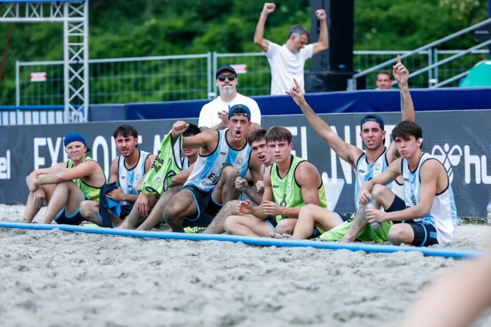 El seleccionado masculino venció a Italia y está en el Main Round. Fotos: CAH.