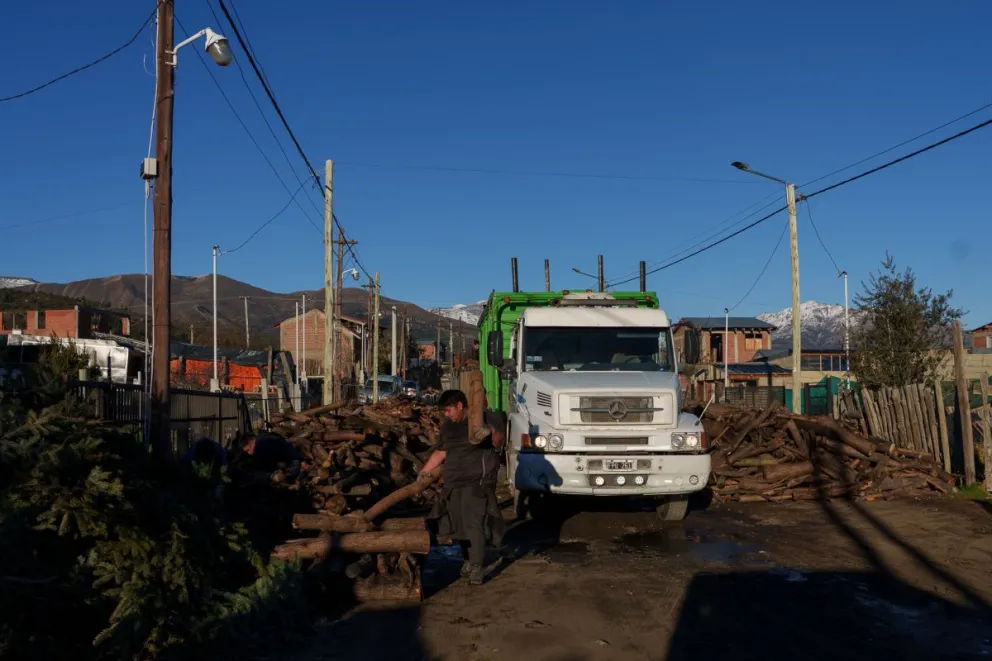 La entrega se realiza coordinada con el CAAT de cada barrio. Foto: Marcelo Martínez.