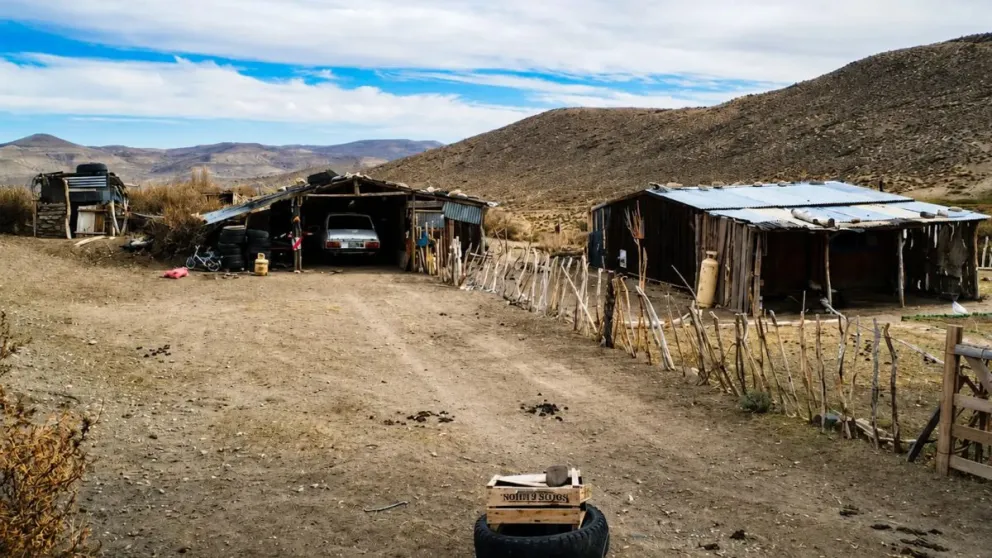Se instalarán pantallas solares en las viviendas de los pobladores. Foto: Gobierno de Río Negro.