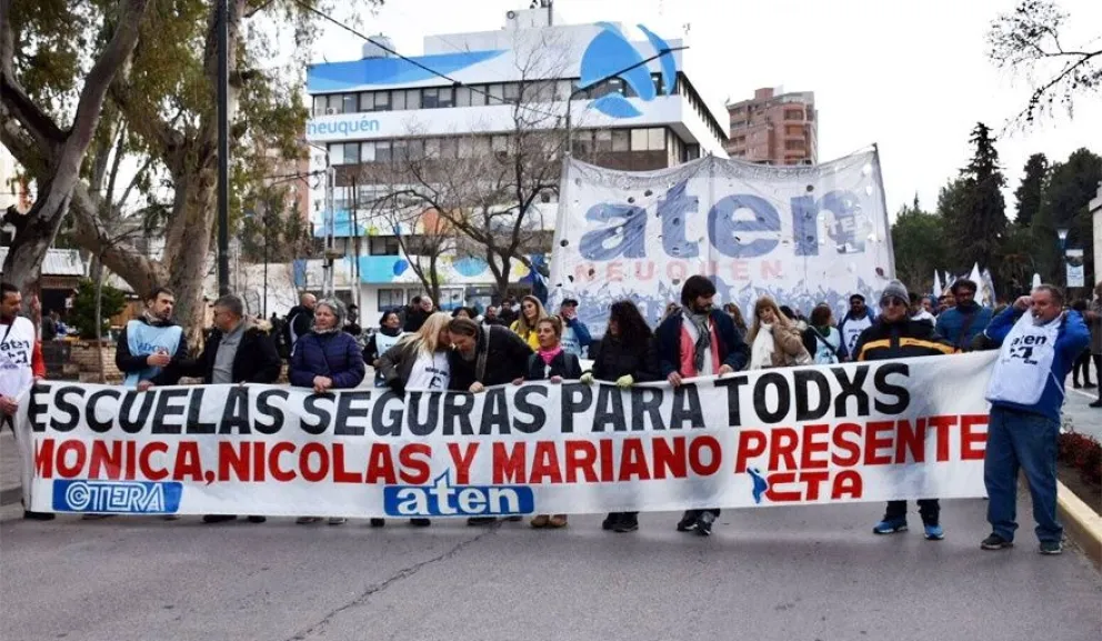 Se convocó a paro docente y movilización en un nuevo aniversario de la explosión de la Escuela 144 de Aguada San Roque.