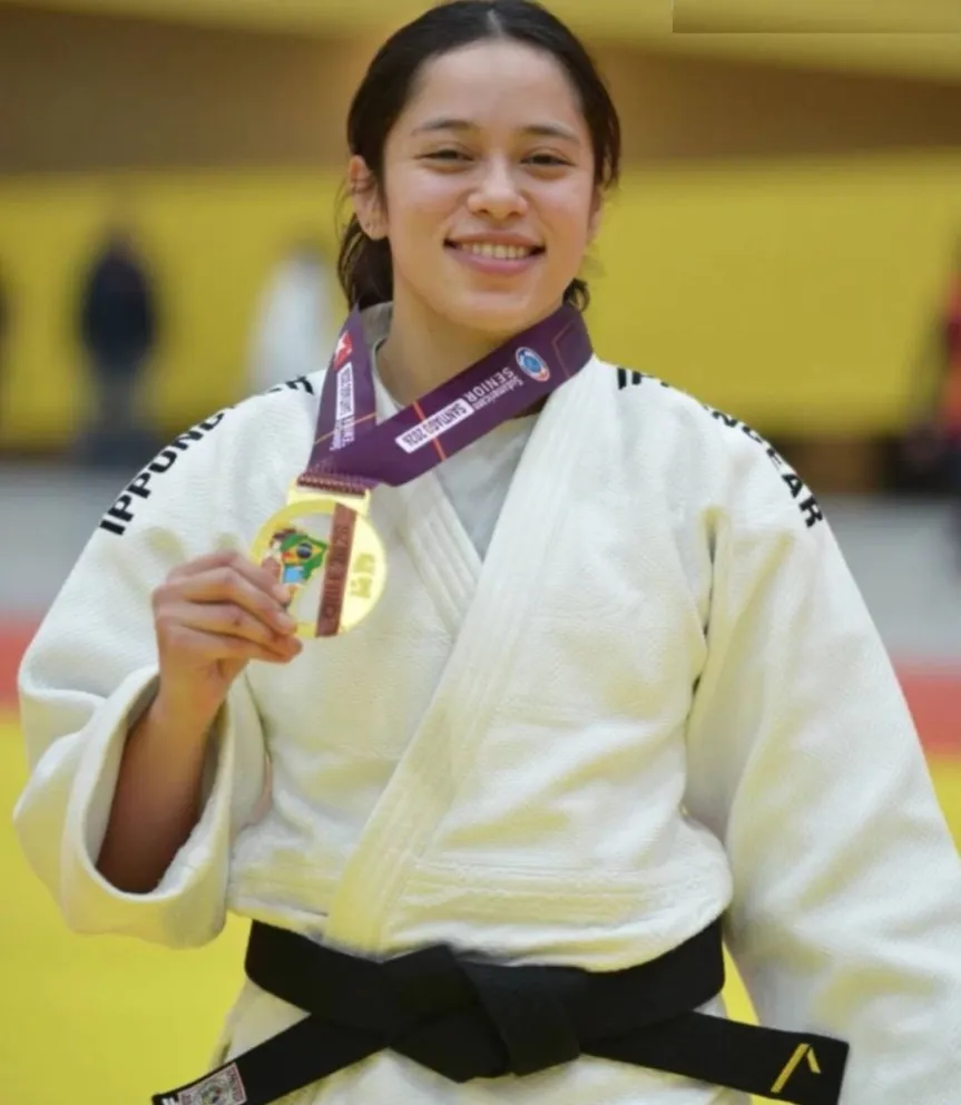Iara Figueroa y toda su alegría en Chile. Brillante actuación de la judoca rionegrina. Foto: gentileza.