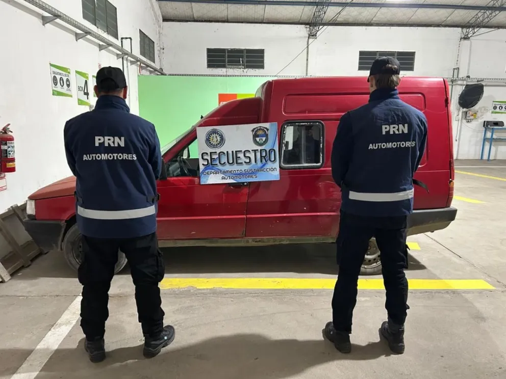 La camioneta fue robada en Mendoza tiempo atrás. Foto: Policía de Río Negro.