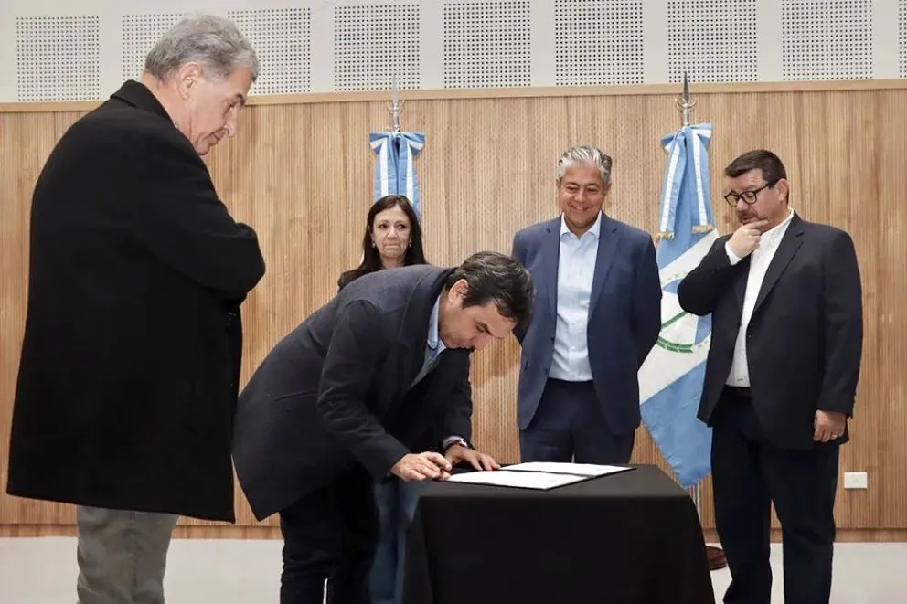 Firma del convenio.