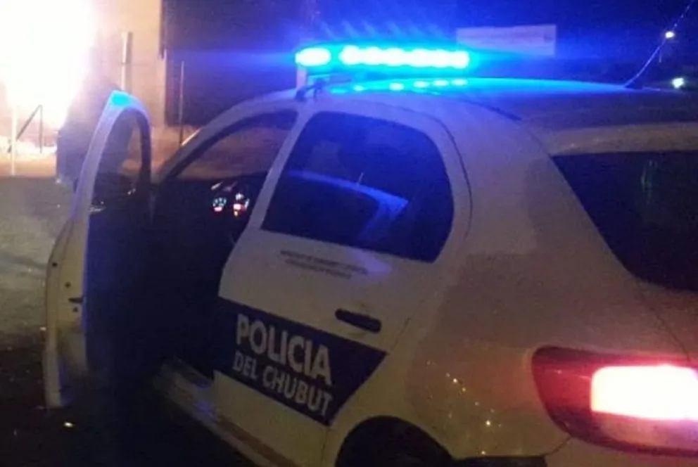 El incendio ocurrió esta madrugada y demandó un intenso trabajo de Bomberos Voluntarios y Policía de Chubut. Foto: ilustrativa. 