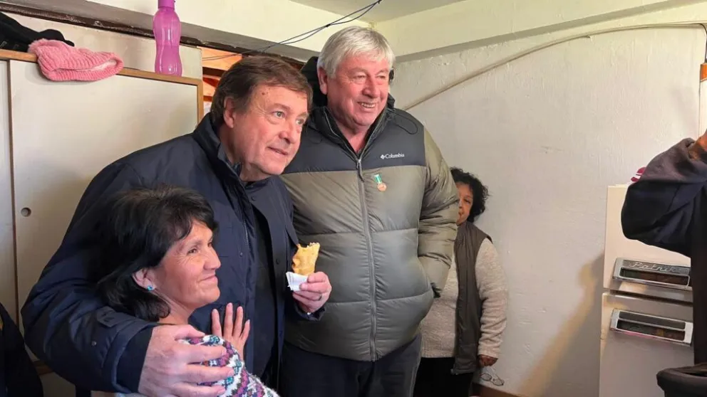 El gobernador y el intendente estuvieron recorriendo las obras. Foto gentileza. 