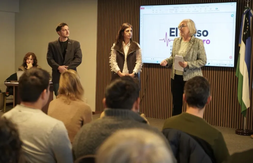 Además de la participación de los representantes políticos, la jornada contó con la disertación de tres profesionales.