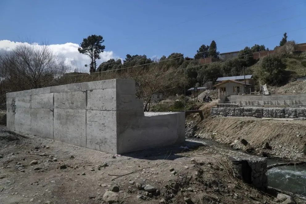 El puente sobre el arroyo Ñireco conectará la calle Wiederhold con la ruta de Circunvalación. Foto: archivo Marcelo Martínez.