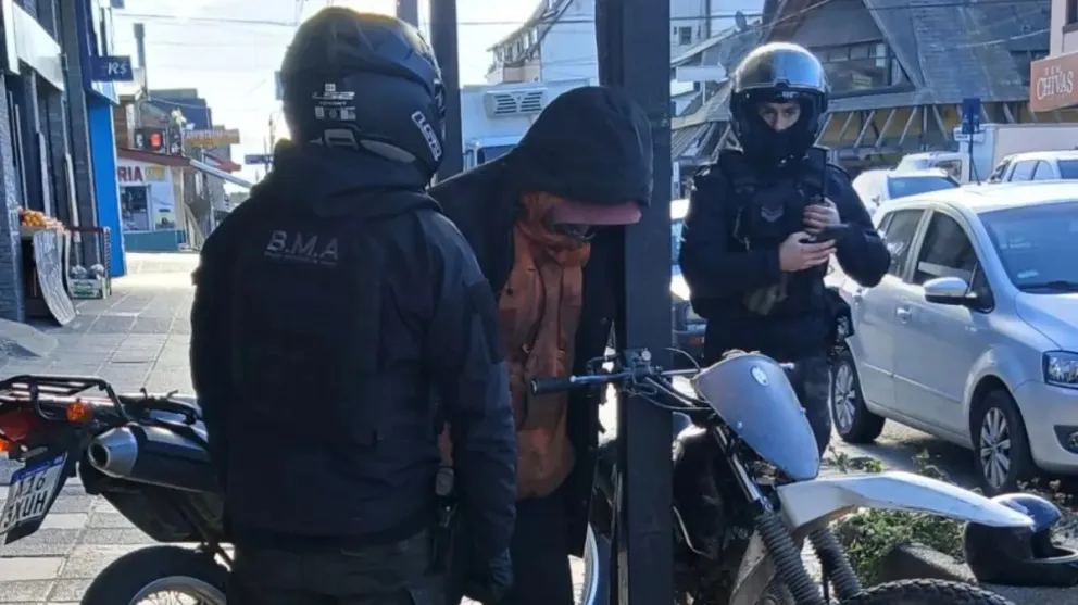 Tanto el rodado como la persona quedaron a disposición de la Fiscalía de turno. Foto gentileza