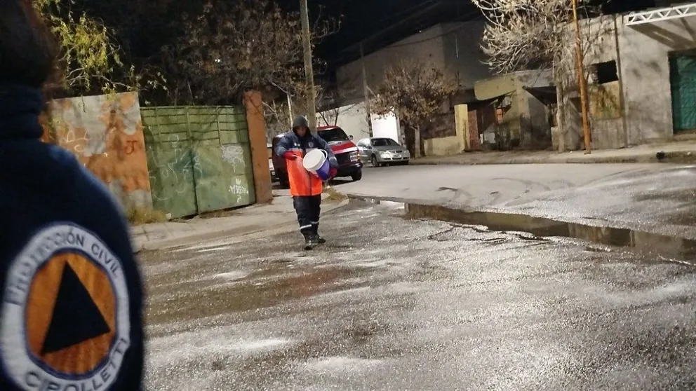 Operativo de Defensa Civil en Cipolletti.