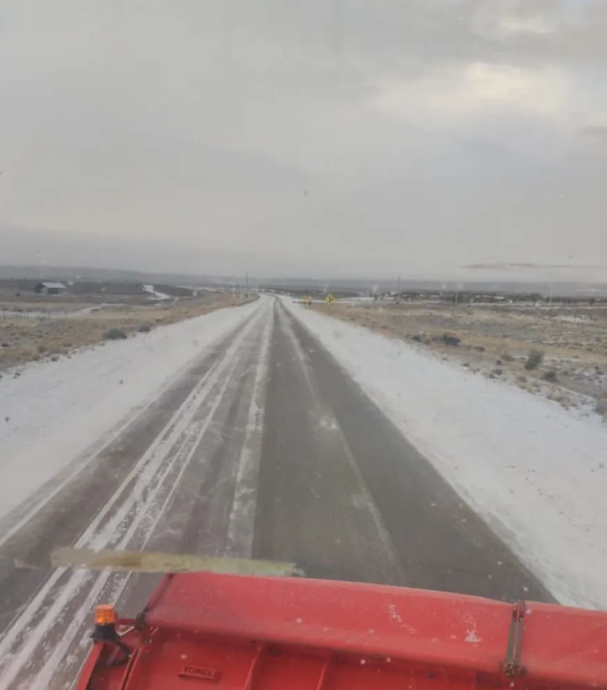 El hielo complica las condiciones de la ruta nacional 23. Foto: ILUSTRATIVA.