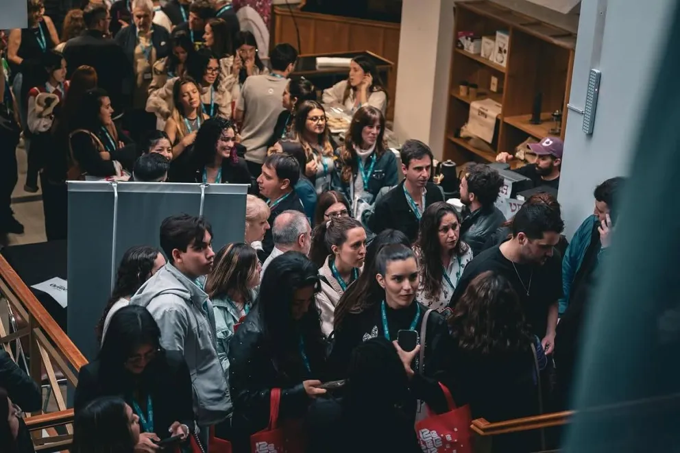 Tre especialistas de la ciudad expondrán sobre la IA en la gastronomía, el ámbito financiero y software.