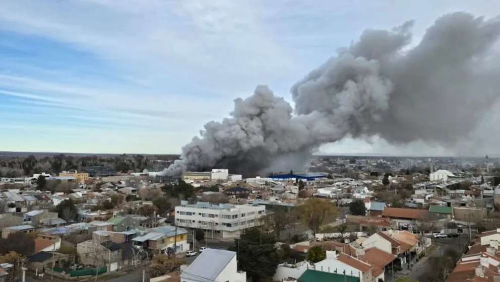 Incendio en el depósito de Sakura.