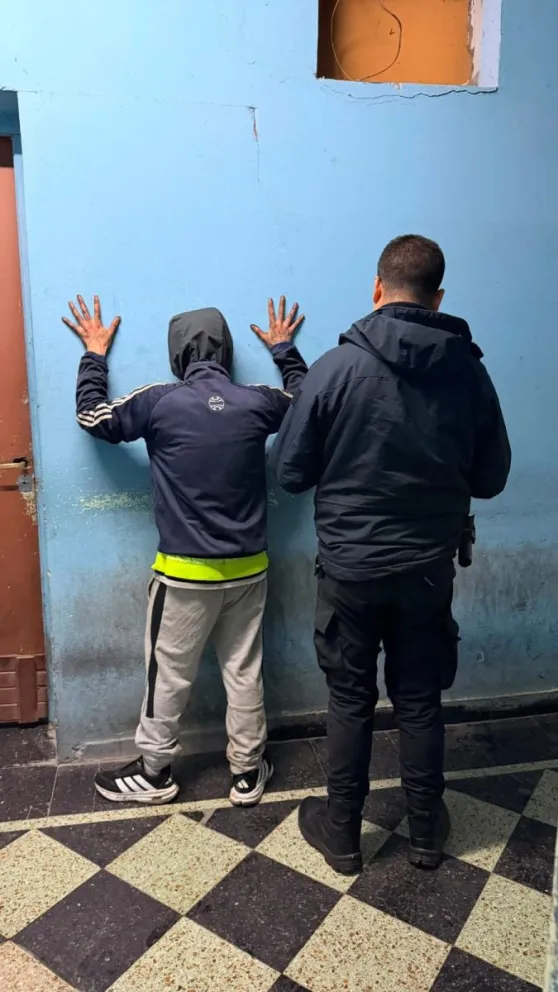  Todo ocurrió en el interior de un supermercado ubicado sobre la calle Periodistas Argentinos. Foto: Policía de Río Negro.