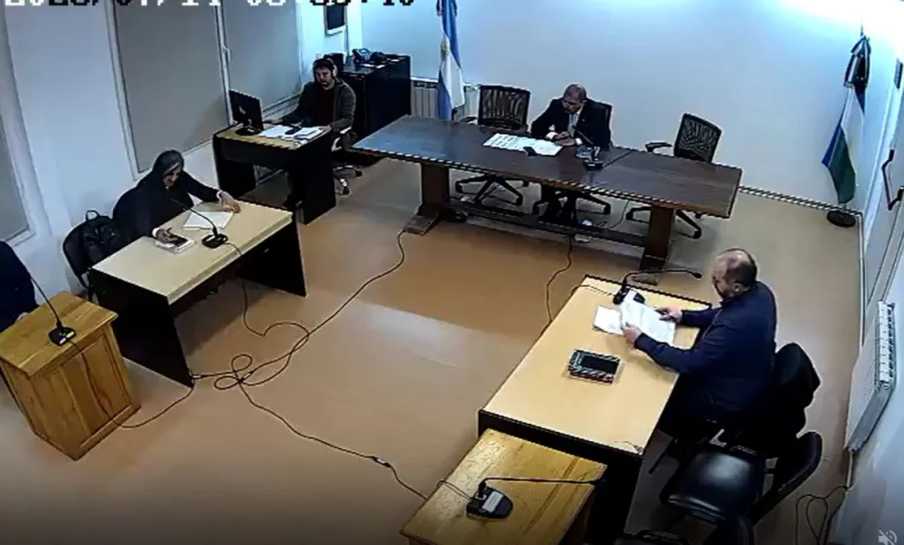 El juez Ricardo Calcagno aprobó la solicitud de interrumpir la prisión preventiva para que Erazo fuera entregado al personal de Migraciones.