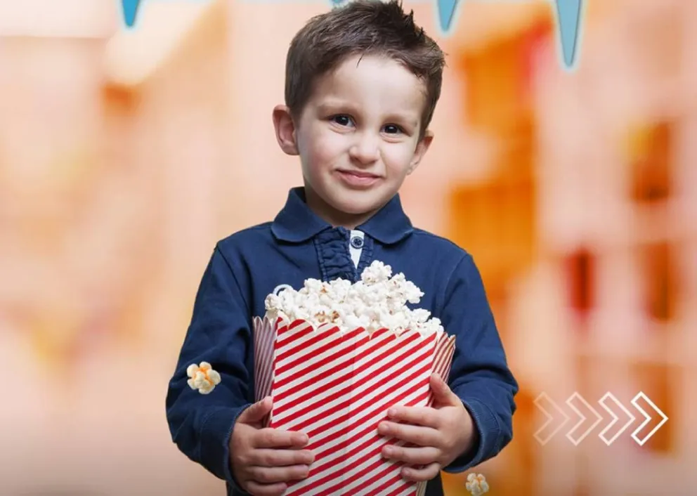 Llega el cine a los barrios de Villa Regina.