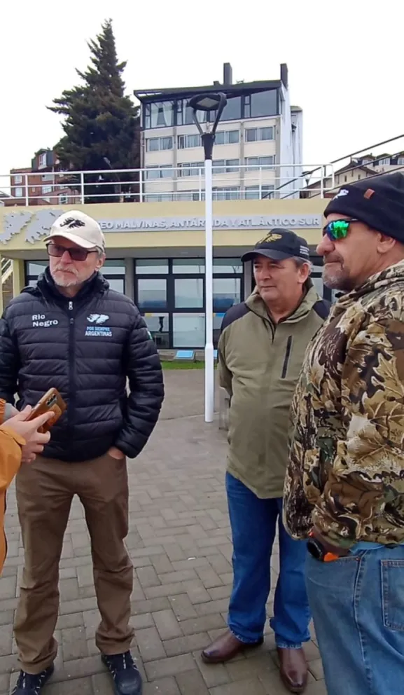 Los veteranos diferenciaron el deporte del conflicto bélico, pero reconocen que para la sociedad el partido posee una carga emocional y patriótica. 