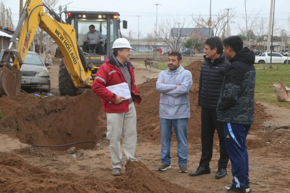 Los trabajos incluyeron conexiones de gas y cloacas. (Foto: Matías García).