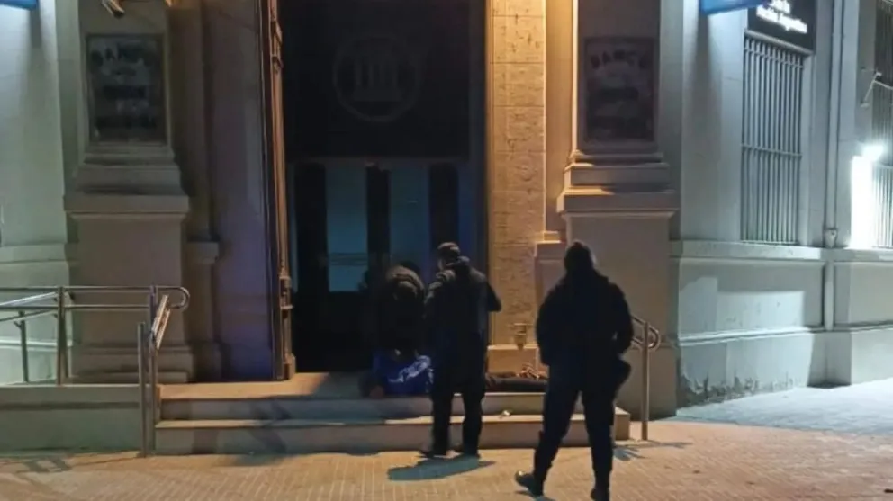 Atraparon a un delincuente dentro del Banco Nación en San Antonio Oeste. Foto: Gobierno de Río Negro.
