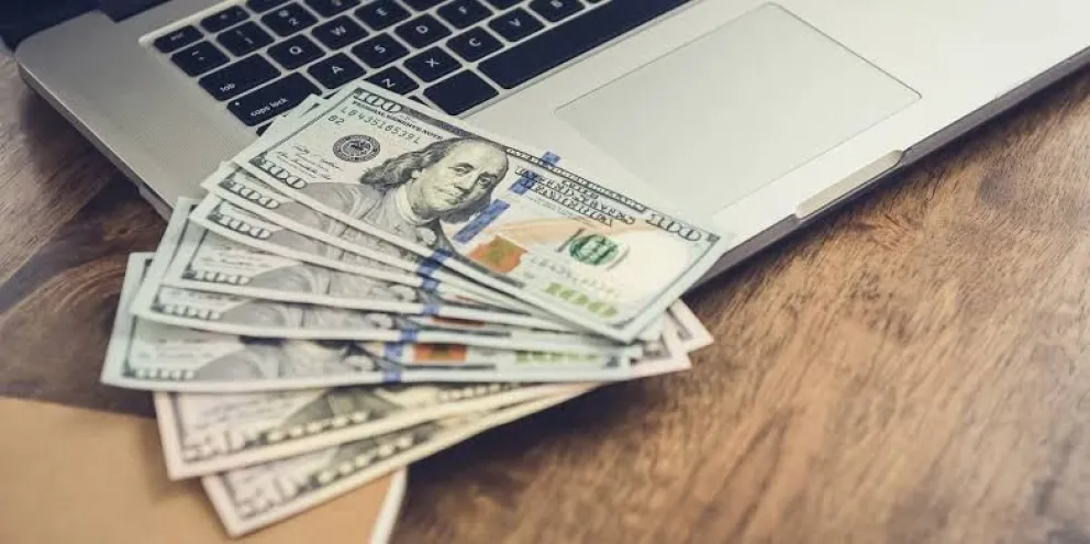 El Banco Central incorporó al dólar estadounidense como moneda admitida para las cuentas sueldo.
