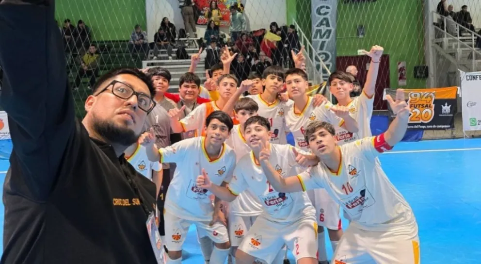 Los pibes "cruZados" a la final nacional. Foto gentileza: Futsal 9420