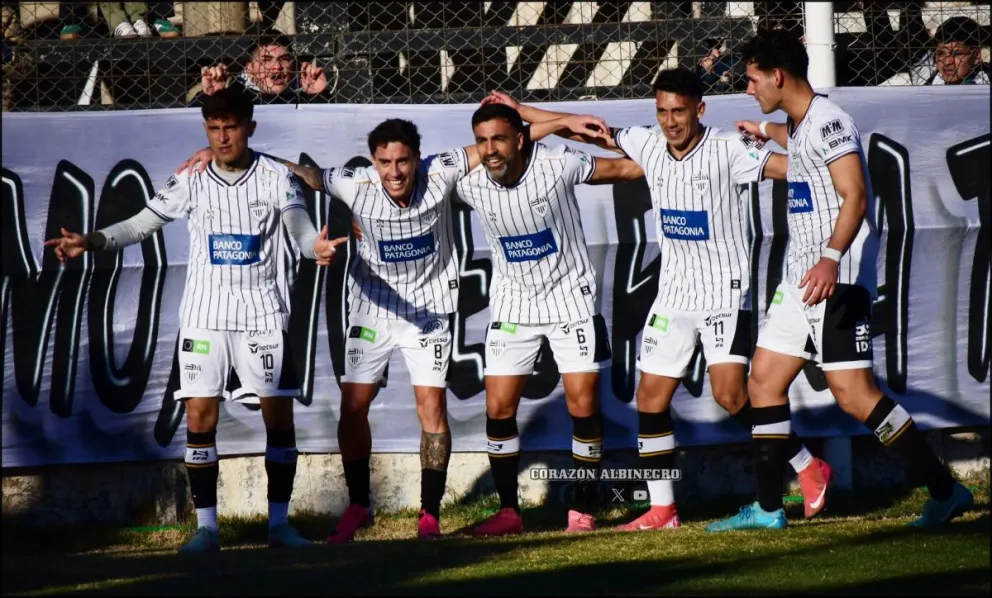 Cipolletti ganó su grupo y quiere pelear por el ascenso a la B Nacional. Foto: Corazón Albinegro.