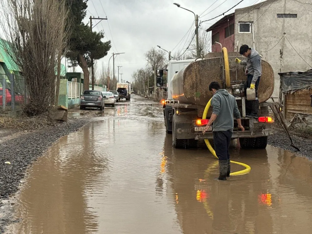 Se continúa trabajando en distintos puntos de la ciudad con cuadrillas.