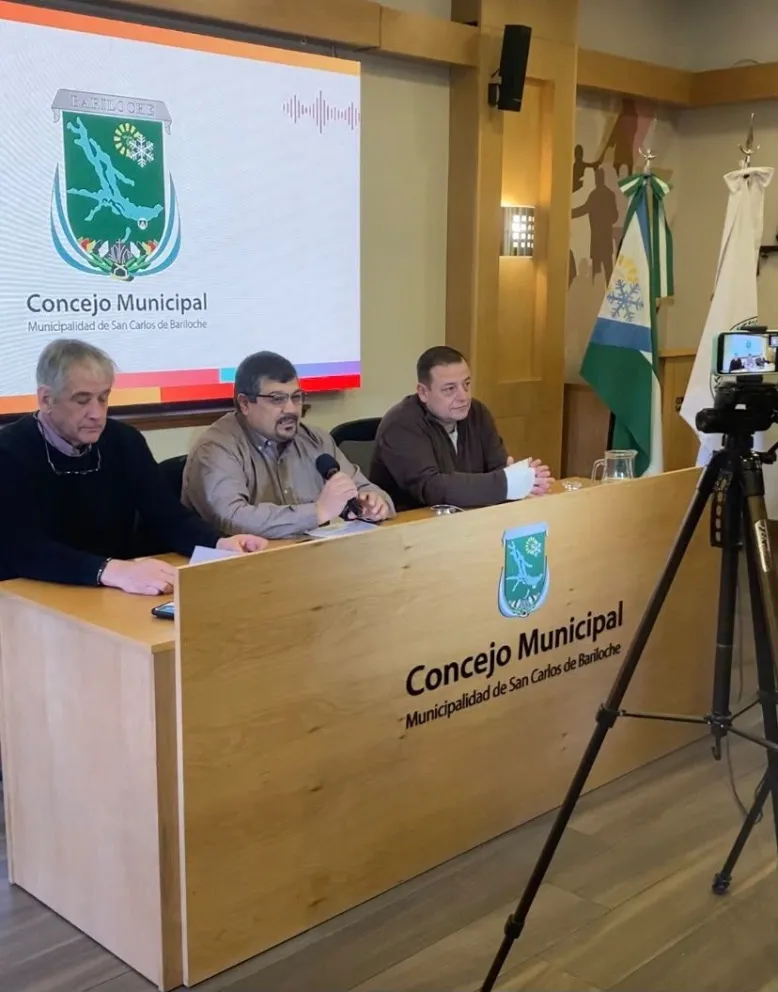 La confusión por parte de un medio local se había originado cuando los ediles informaron en la conferencia de prensa, los alcances de diversos proyectos de índole social y comunitaria. 