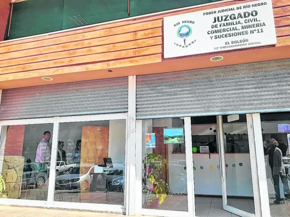 El Juzgado Multifueros de El Bolsón abrió un concurso preventivo para una trabajadora que quedó atrapada en una espiral de deudas.