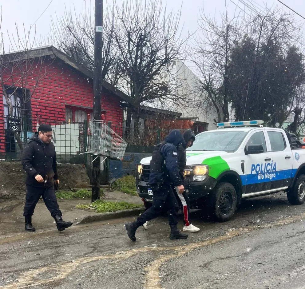 El joven fue detenido y el arma secuestrada en el procedimiento. Foto gentileza. 