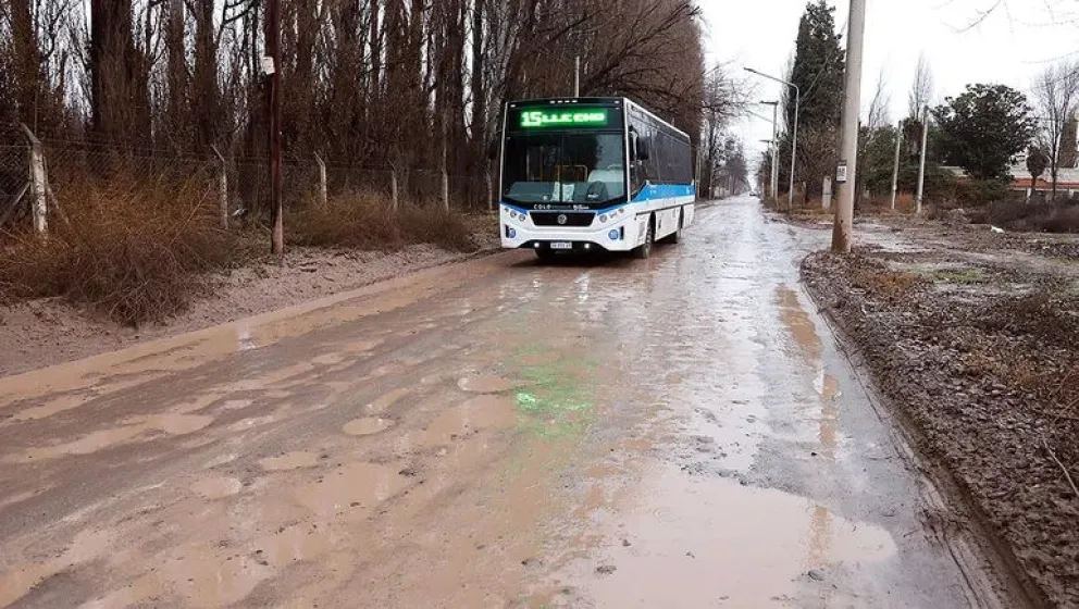 Barrios de la ciudad se vieron afectados por la gran cantidad de agua caída. (Foto Gentileza)