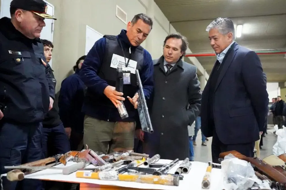 El gobernador acompañó todo el procedimiento.