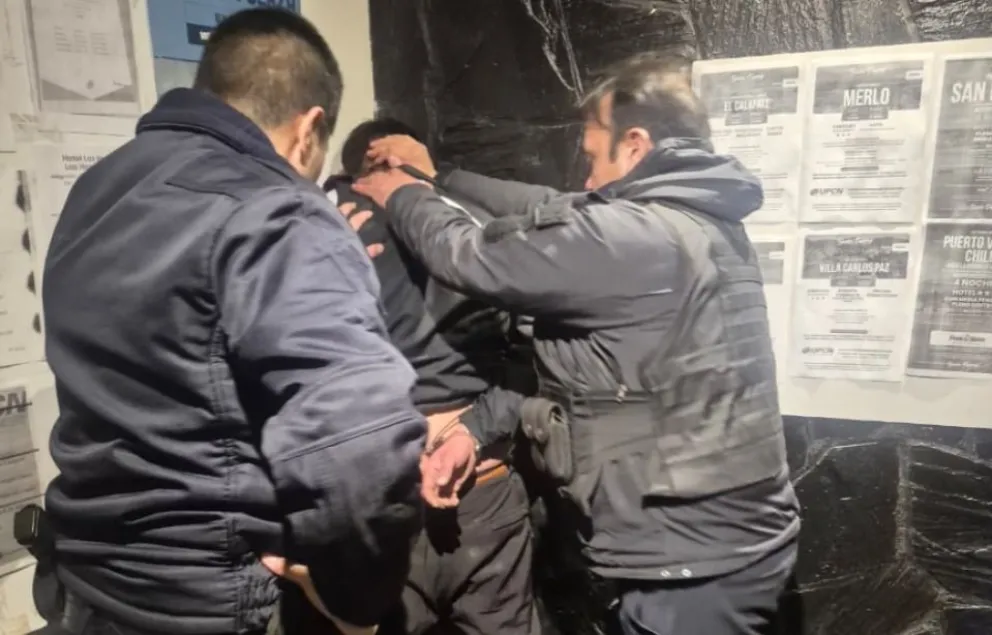El individuo huyó durante varias cuadras hasta ingresar finalmente a un salón ubicado sobre Pasaje Gutiérrez. Foto gentileza