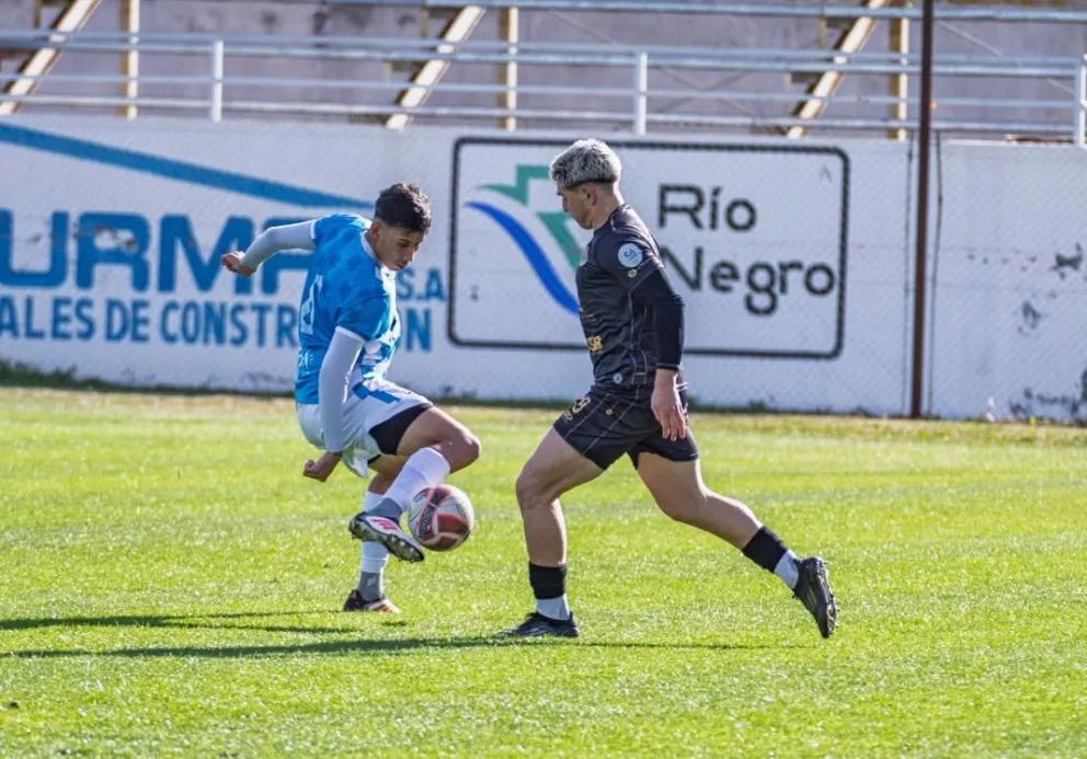 Deportivo Rincón se hizo fuerte en Viedma y ganó 4-2. Foto: gentileza.