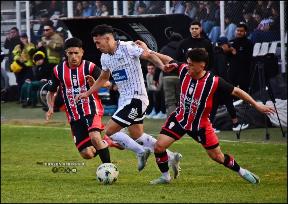 Cipolletti juega en "La Visera". El "Albinegro" buscará seguir como líder. Foto: Corazón Albinegro.