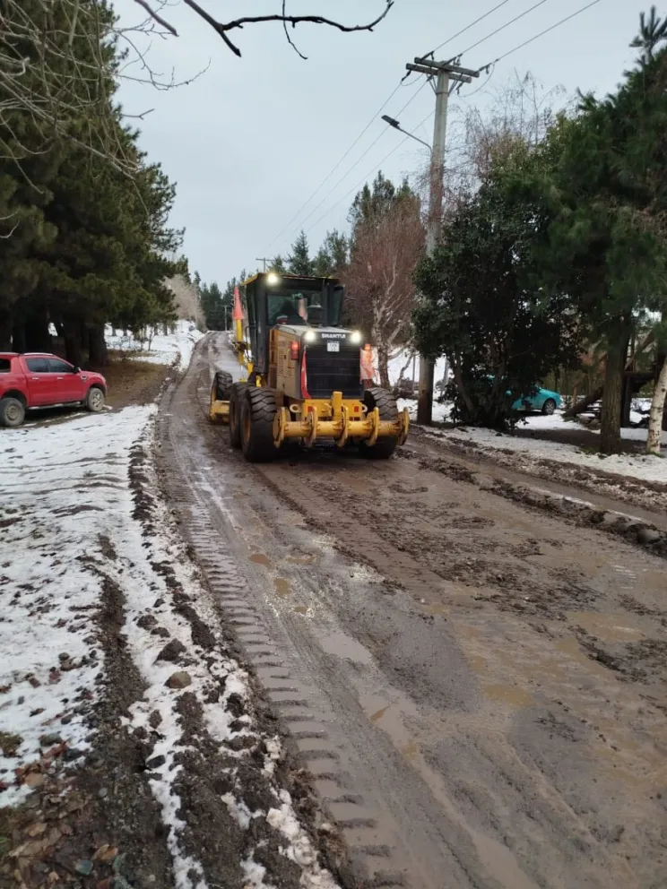 La sal fue distribuída en los 11 camiones municipales en las zonas más críticas.