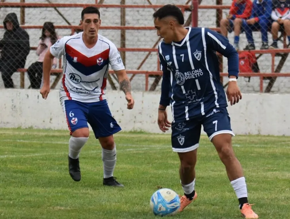 Tobias Rivas y Regina serán locales. Luciano Cognini y Unión jugarán en Roca. Foto: prensa club Atlético Regina.