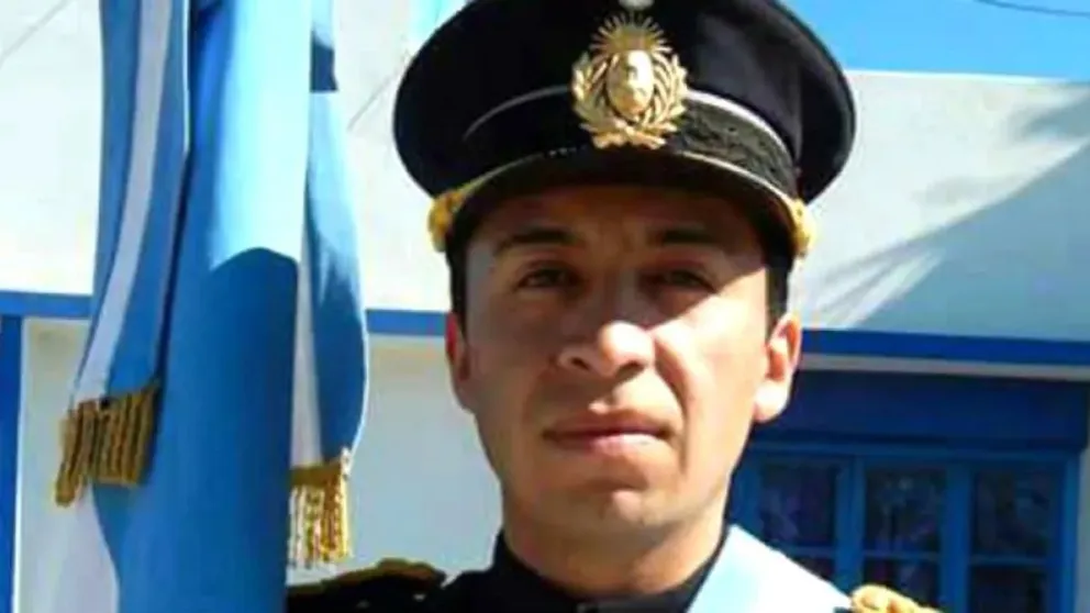 El 10 de agosto de 2016 encontraron asesinado al joven policía, después de 27 días de búsqueda.