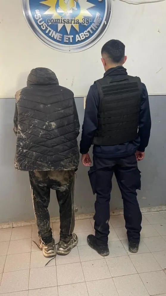El hombre terminó detenido mientras que los otros dos sujetos no fueron aprehendidos. Foto: Policía de Río Negro.