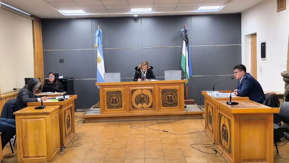  La víctima debió ser sometida a una intervención quirúrgica debido a heridas cortantes. 