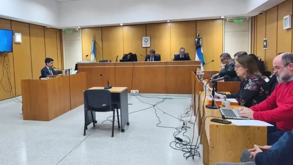 Juicio a cuatro policias.