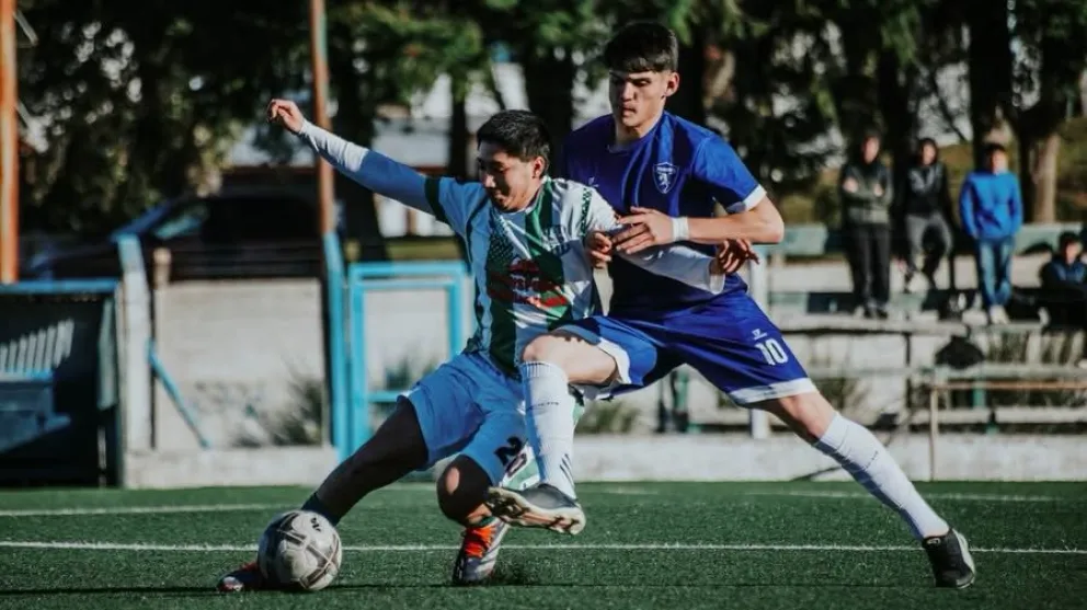 Torino, el mejor equipo clasificado, pegó fuerte en Villa la Angostura y dejó la clasificación a semis prácticamente lista. Foto: Julieta Distasio. 
