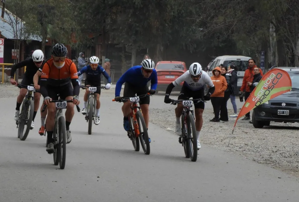 La competencia tuvo un muy buen nivel. Hubo 120 bikers. Foto: Adrián Hernández.
