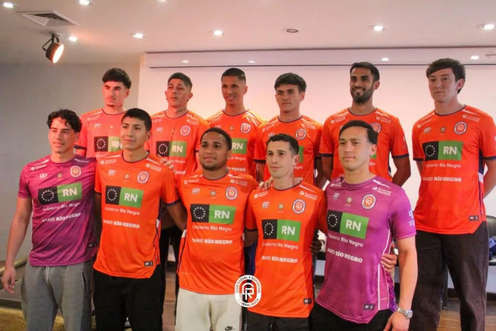 El "naranja" abrirá su campaña el domingo 30 visitando a San Patricio del Chañar. Foto: prensa Deportivo Roca.