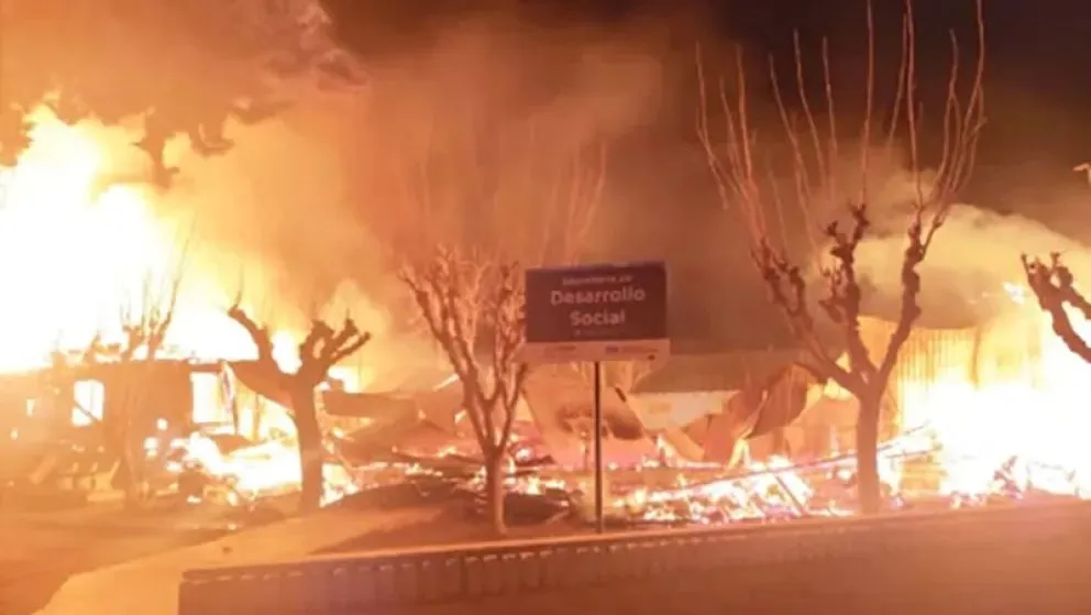 Fuego en dependencias municipales de Catriel 