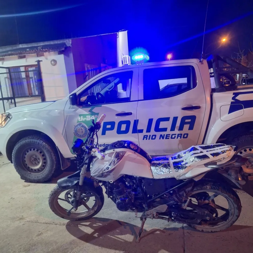 El rodado en cuestión es una motocicleta Yamaha de 250 cc, la cual se encontraba sin dominio visible.