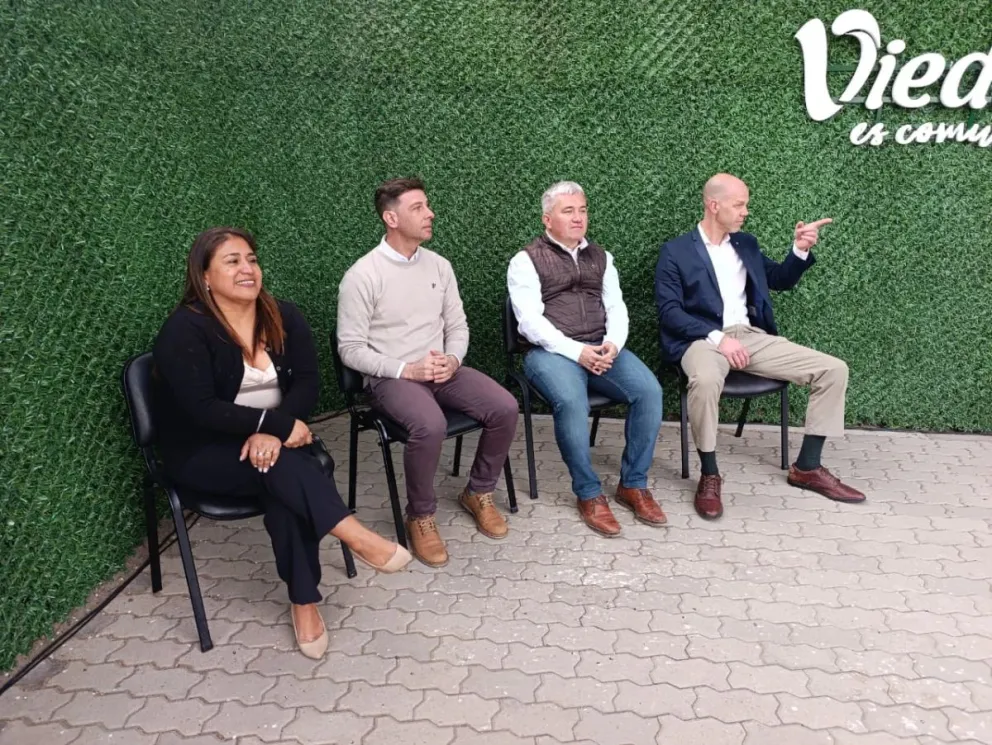 Durante el acto, se formalizó el recambio de autoridades en Secretarías y Subsecretarías, algunas de las cuales contaron con la jura oficial tras meses de desempeño en funciones.