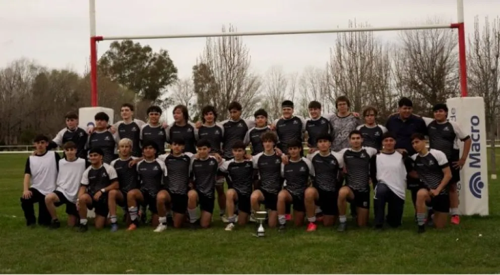 Los juveniles de Chubut ganaron sus tres partidos y se llevaron el certamen. Foto: gentileza.