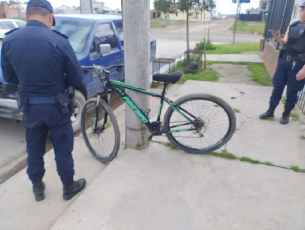 Los elementos recuperados quedaron secuestrados a disposición del fiscal interviniente. Foto: Policía de Río Negro.