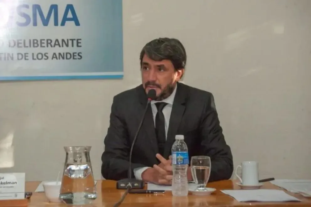 El intendente de SMA se defendió en el Concejo Deliberante de las acusaciones recibidas y evitó el juicio político. Foto gentileza 
