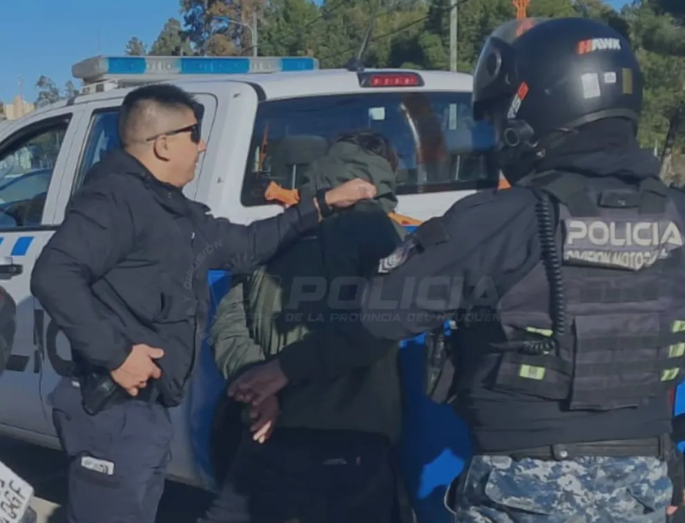 Detención del joven que circulaba en el auto con pedido de secuestro.
